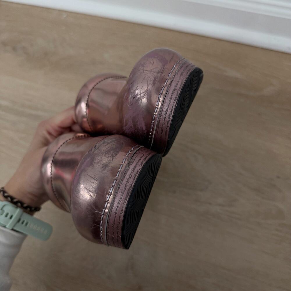 Women’s Dansko Professional Rose Chrome Metallic Clogs Shoes 39 / 8.5-9 - Picture 8 of 8